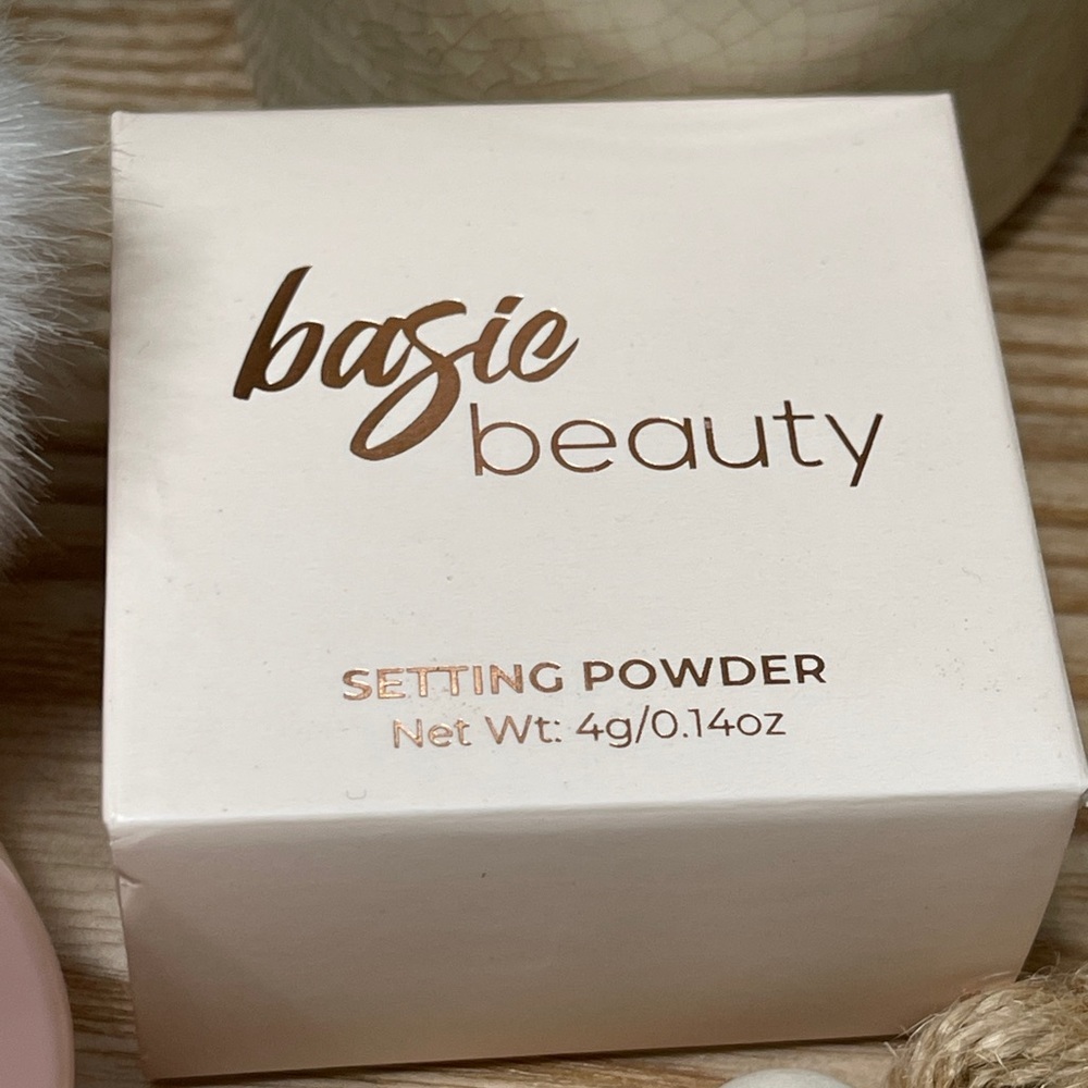 BASIC BEAUTY Translucent Setting Powder - Picture 6 of 10